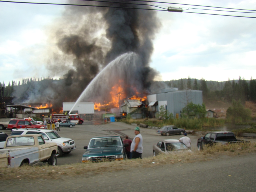 loading Gallery/Trinity River Lumber Fire, 12sep09//1-Suppression/fullsize/Saw Mill Incidnet 031.jpg... or select a thumbnail